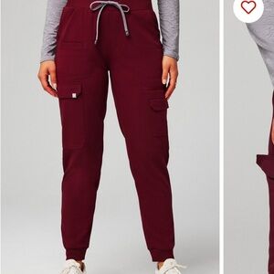 women’s fabletics maroon scrub jogger bottoms, size XS